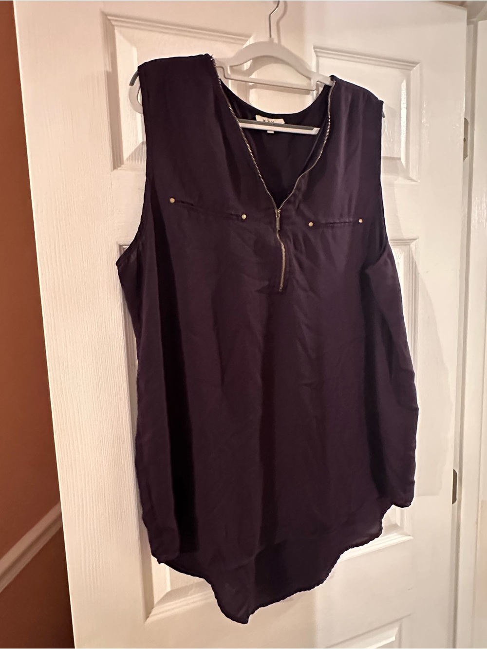 Women's Sleeveless Zip-Front Tank in Deep Plum